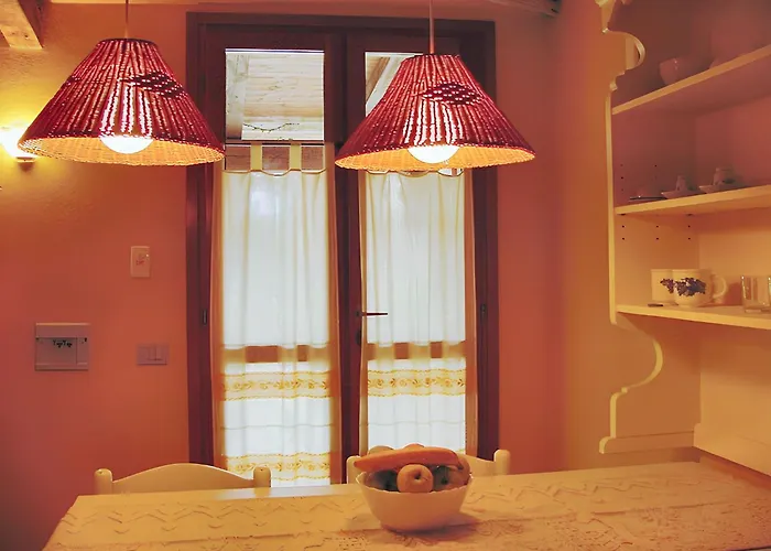 Dom wakacyjny Charming House With Terrace & Garden - Loiri Porto San Paolo *