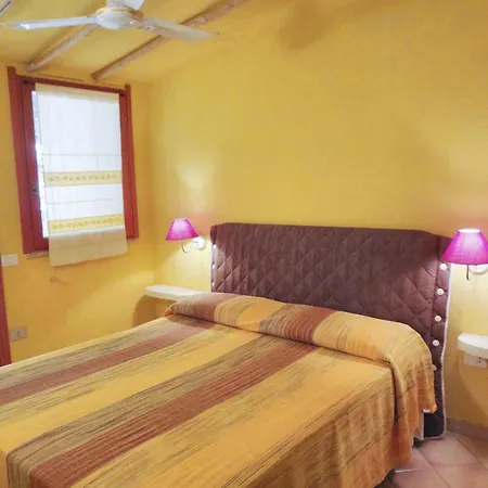 Charming House With Terrace & Garden - Loiri Porto San Paolo Tatil Evi