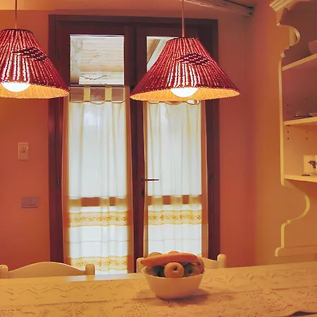 Tatil Evi Charming House With Terrace & Garden - Loiri Porto San Paolo *