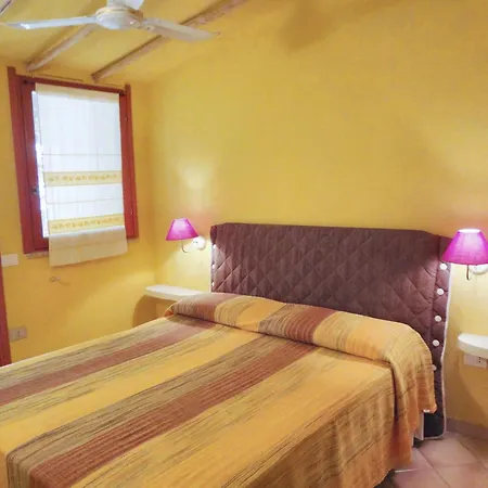 Дом отдыха Charming House With Terrace & Garden - Loiri Porto San Paolo Монте Петросу